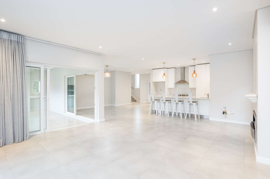 To Let 4 Bedroom Property for Rent in Val De Vie Estate Western Cape